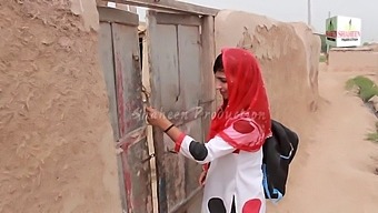 Indian Village Girl And Insurance Agent In Steamy 2021 Video
