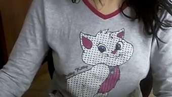 Charming Turkish Cam Model In Solo Performance