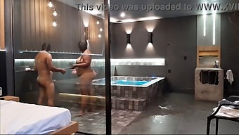 Top-Rated Sex In Motel Bathroom