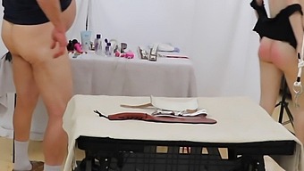 Viva Athena和candy White被捆绑和挑逗,然后接受面部射精。她们还进行口交和轻打。